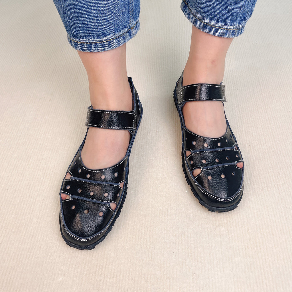 Grace™- Hollow Hook Flat Sandals — Allmycloset (view 8)