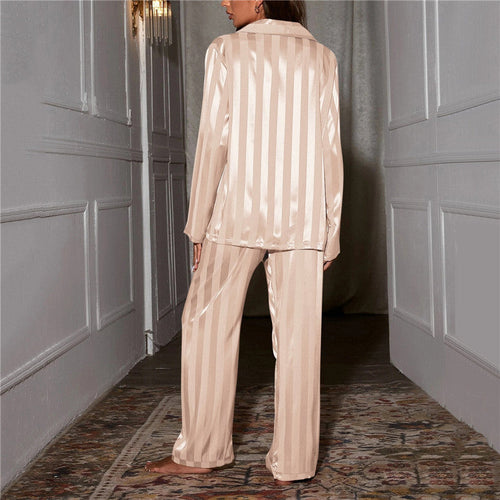 Elegant Silk Pyjamas for Feminine Indulgence — Allmycloset (view 2)